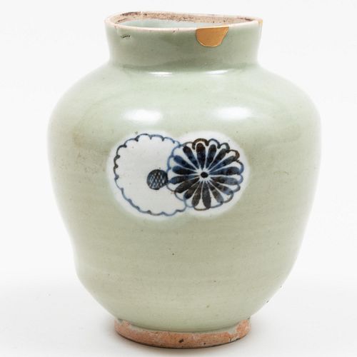 JAPANESE EARLY IMARI CELADON JARUnmarked.

7