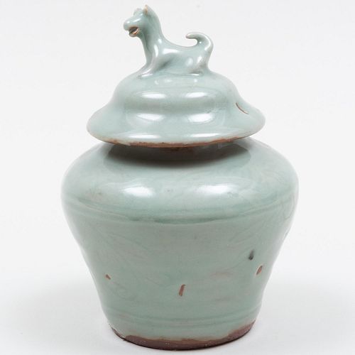 SMALL CHINESE CELADON GLAZED POTTERY 3bd60a