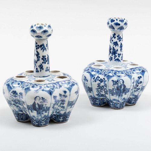 PAIR OF CHINESE BLUE AND WHITE 3bd651