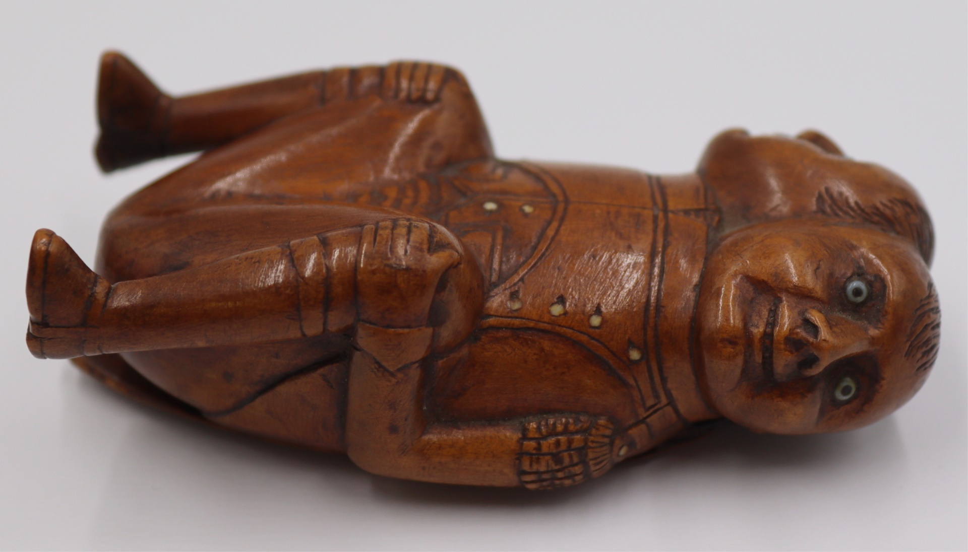 EARLY 19TH C CARVED BOXWOOD SNUFF