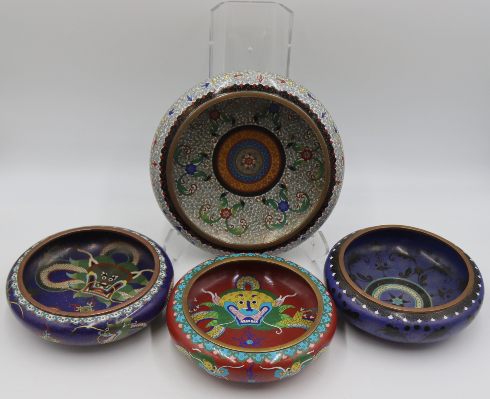 GROUPING OF (4) CLOISONNE BOWLS.