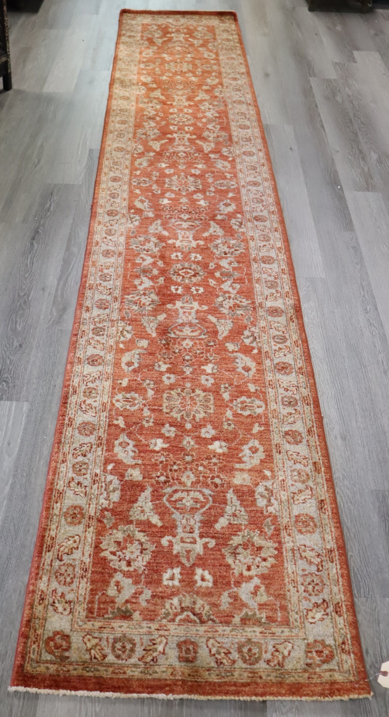 VINTAGE AND FINELY HAND WOVEN RUNNER  3bd752