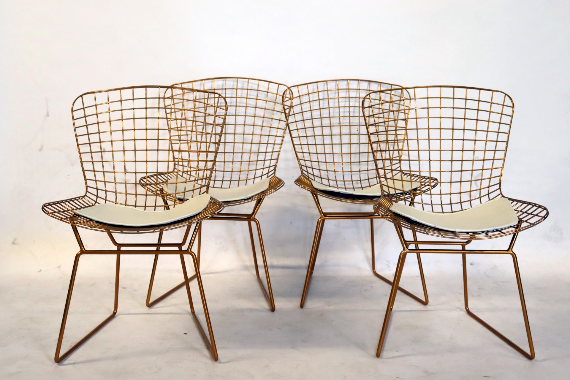 4 BERTOIA STYLE GOLD DIAMOND CHAIRS.