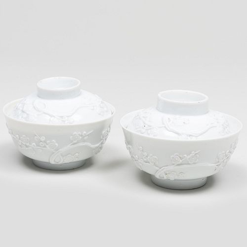 PAIR CHINESE OF WHITE GLAZED BOWLS 3bd948