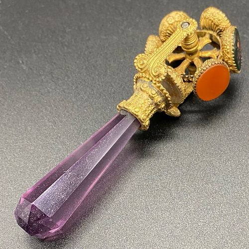 GOLD AND GLASS SEALThe facetedÂ