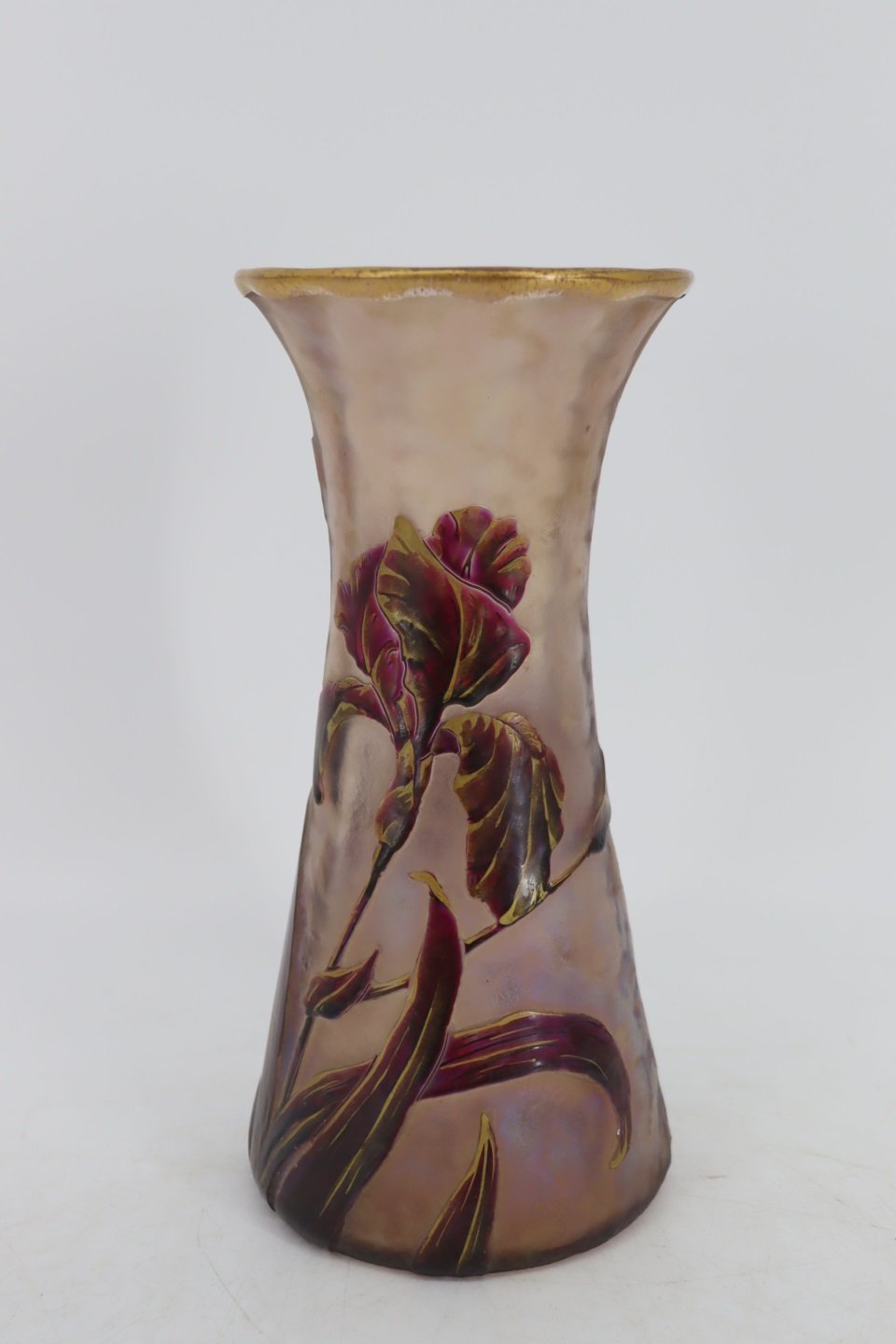 A FINE ST. DENIS PURPLE CAMEO GLASS