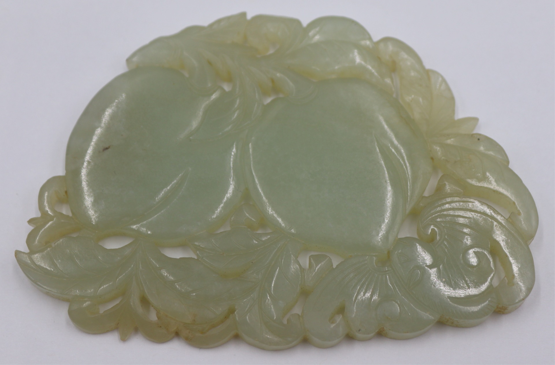 CARVED JADE PENDANT Carved jade 3bda5e