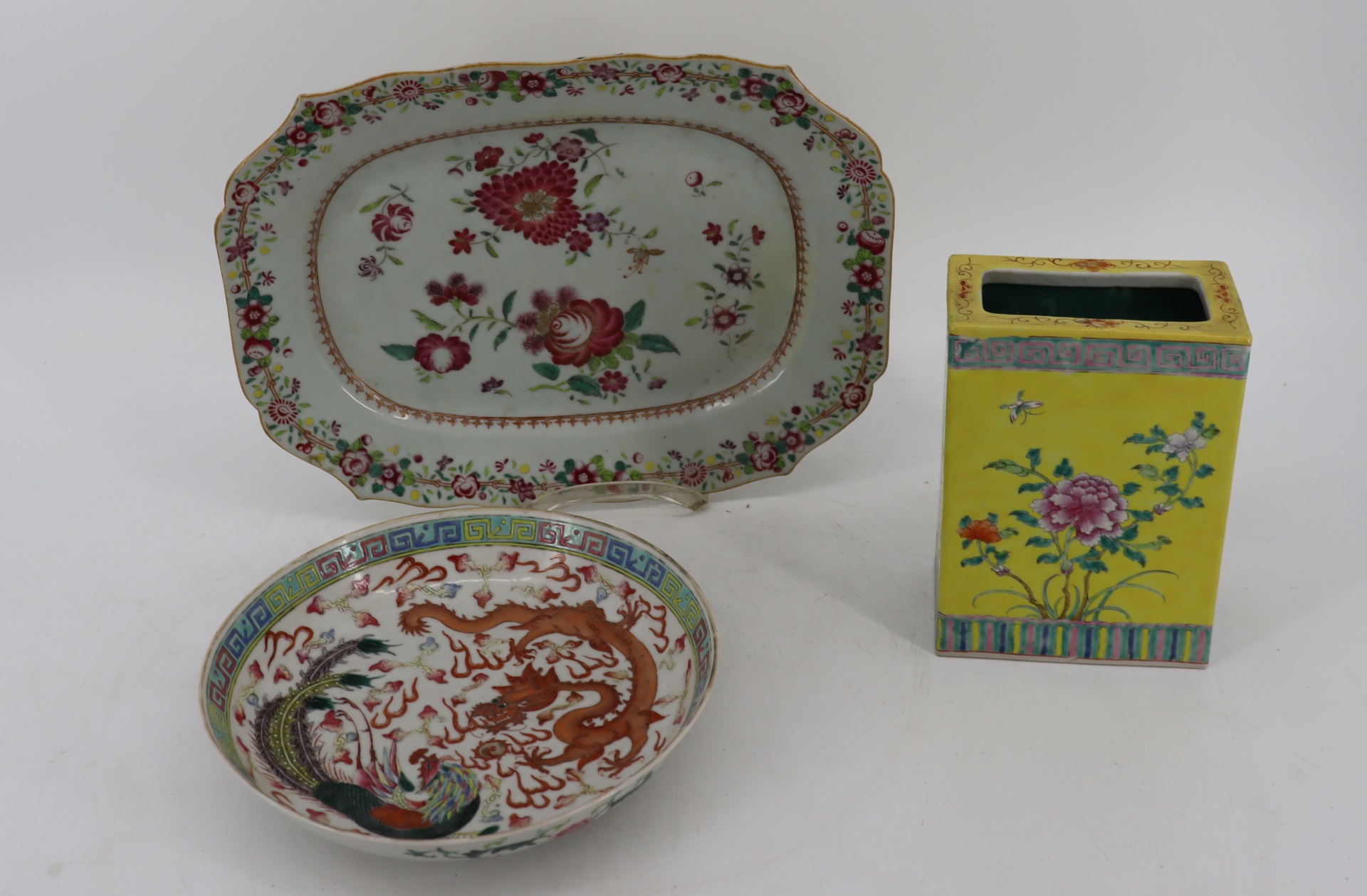 ANTIQUE CHINESE PORCELAIN GROUPING