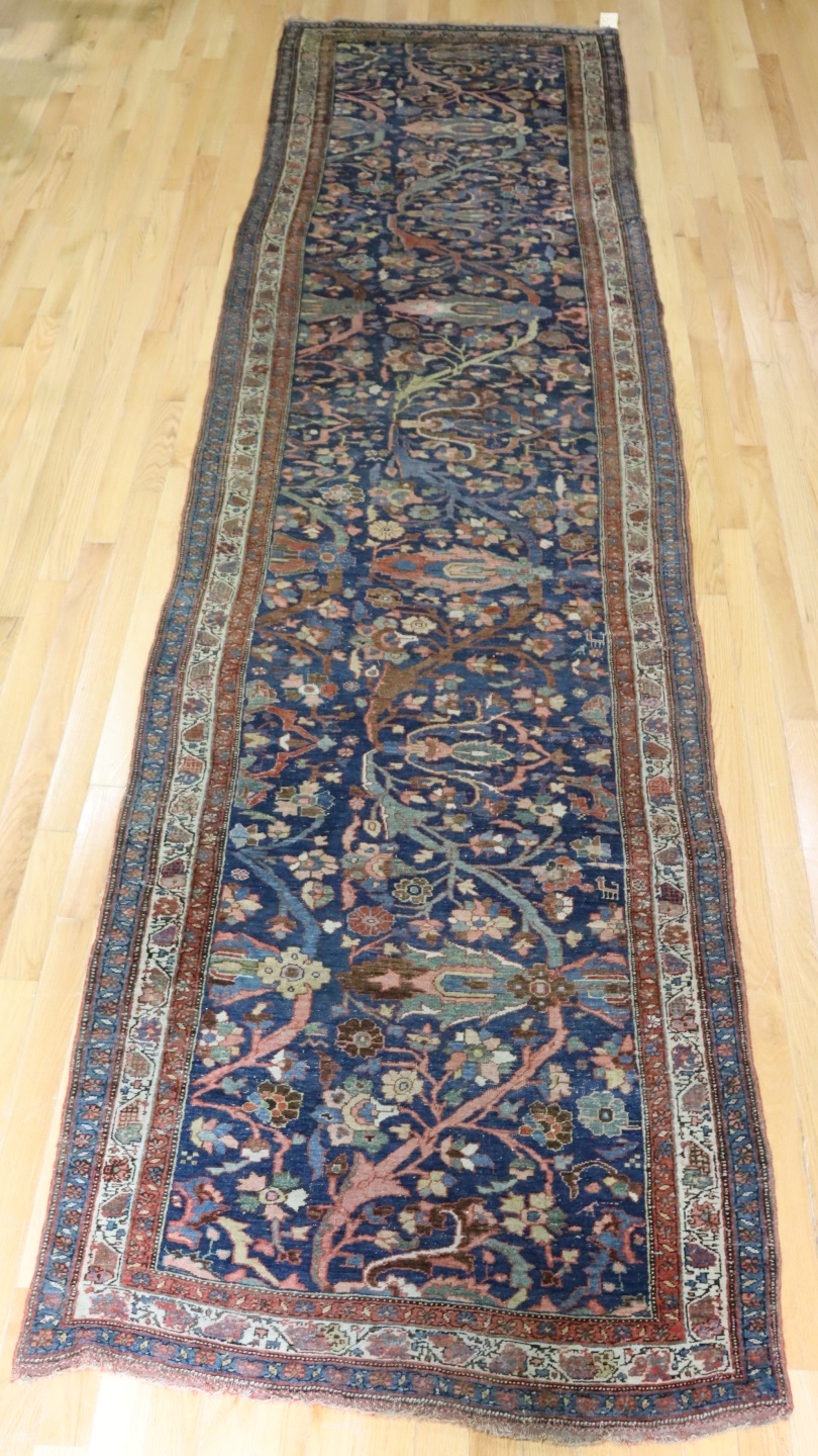 ANTIQUE AND FINELY HAND WOVEN RUNNER  3bda6f