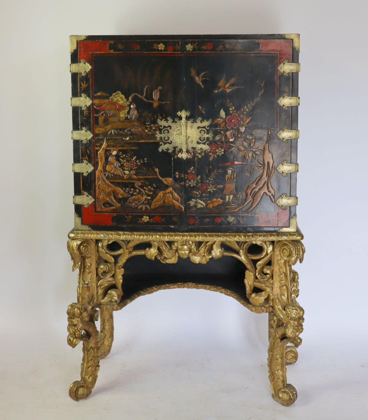 ANTIQUE CHINOISERIE DECORATED LACQUERED