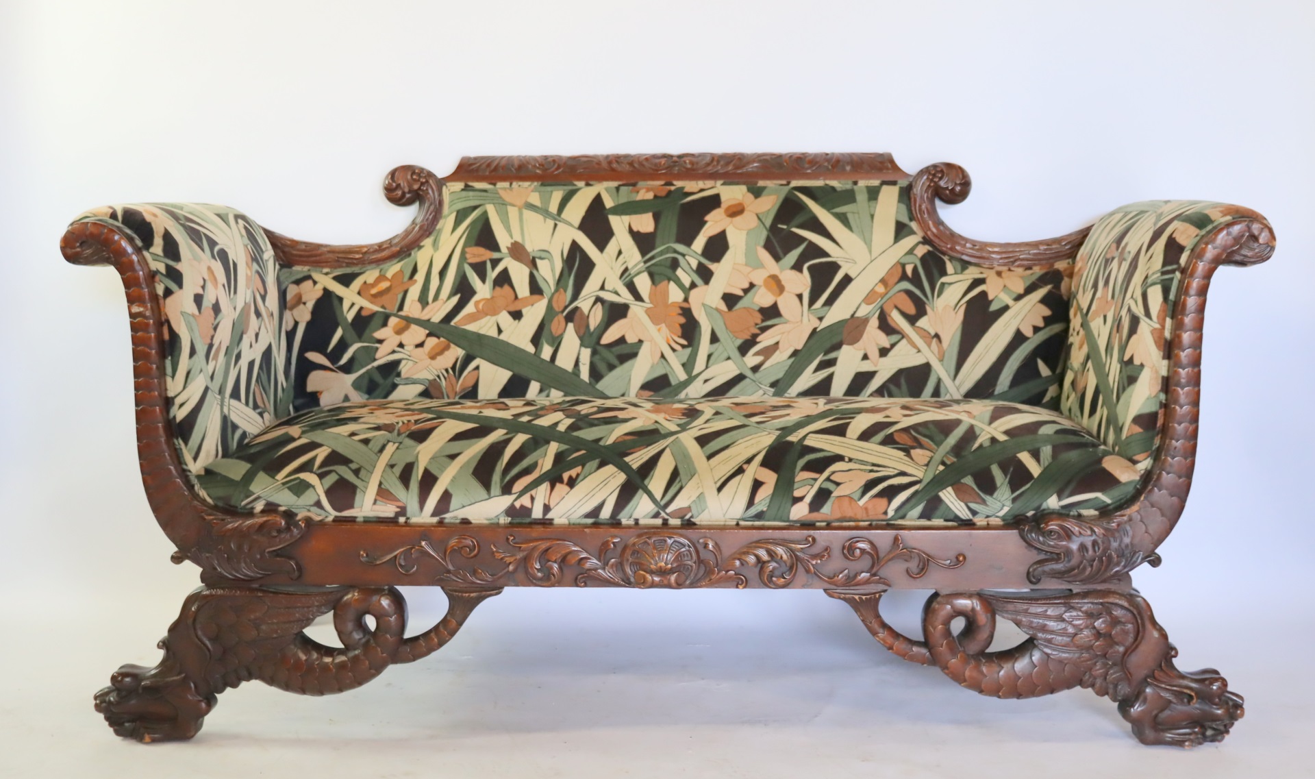 EMPIRE CARVED UPHOLSTERED SCROLL 3bdac6