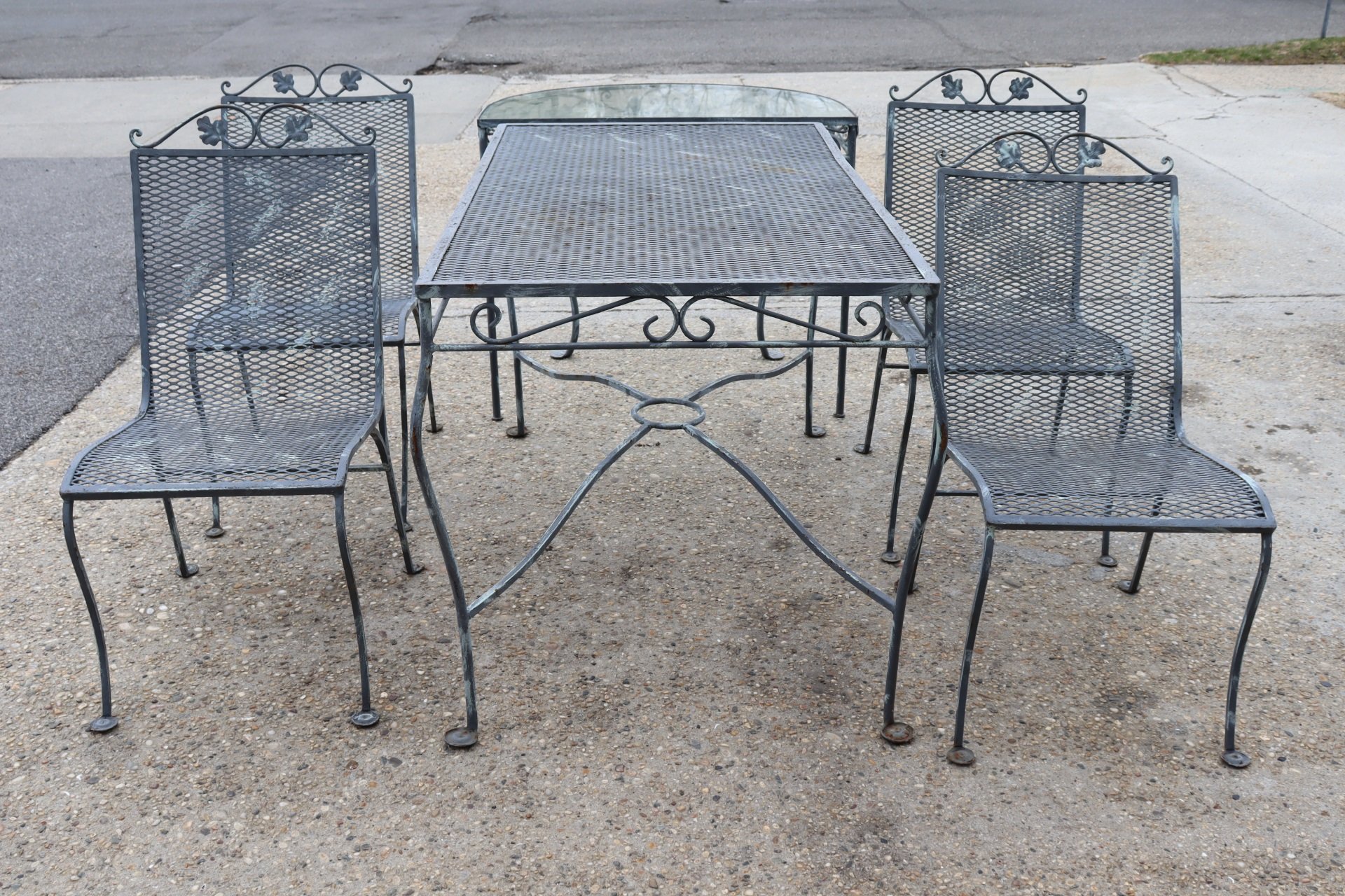 6 PIECE PATINATED IRON PATIO SET  3bdbbe