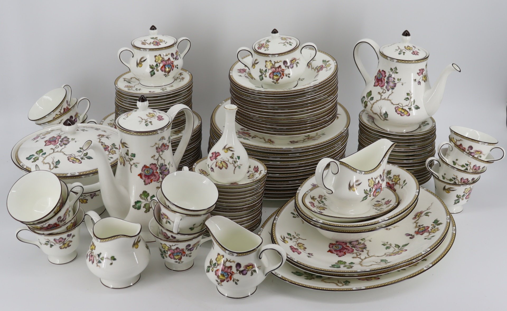 WEDGWOOD "SWALLOW" PORCELAIN SERVICE.