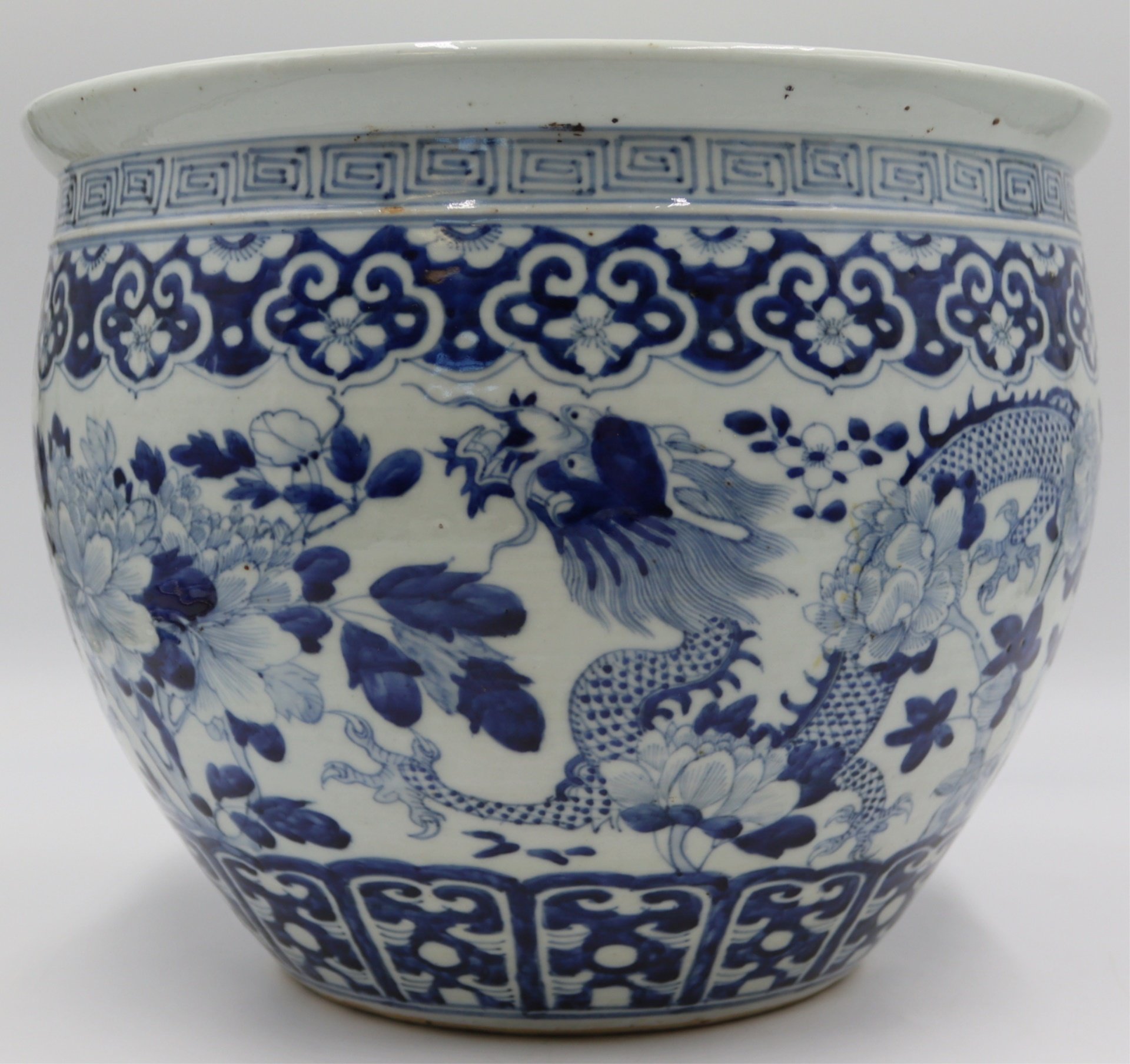 CHINESE BLUE AND WHITE JARDINIERE  3bdc68