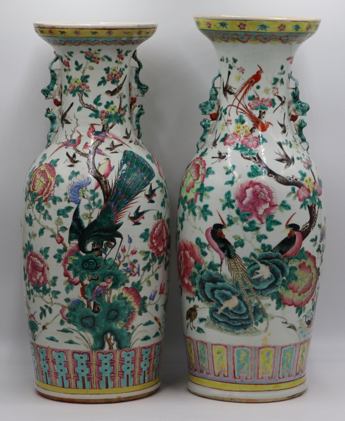 NEAR MATCHED PAIR OF CHINESE FAMILLE 3bdc85