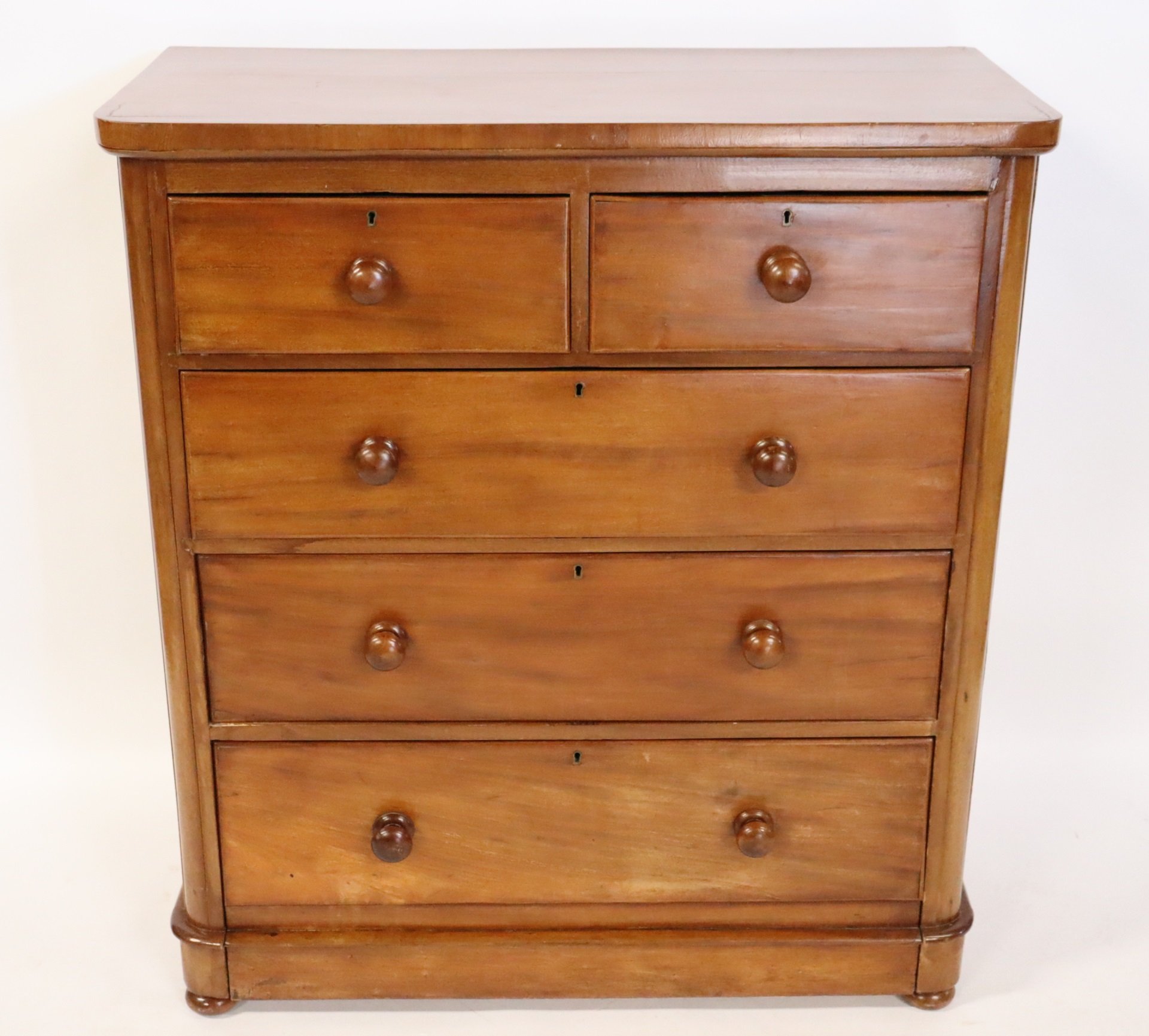 VICTORIAN MAHOGANY CHEST OF DRAWERS  3bdcbe