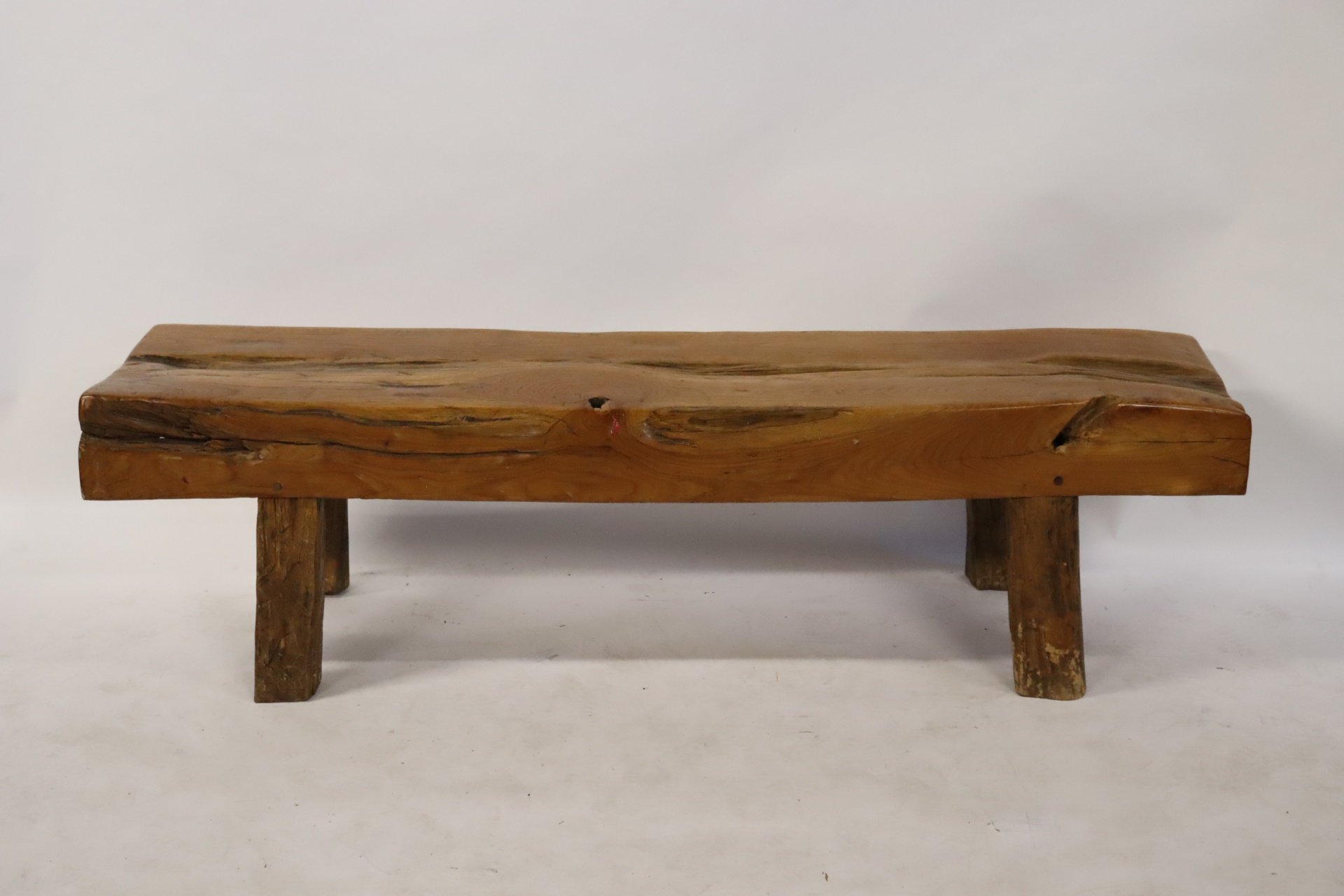 MIDCENTURY STYLE CARVED WOOD BENCH 3bdd07