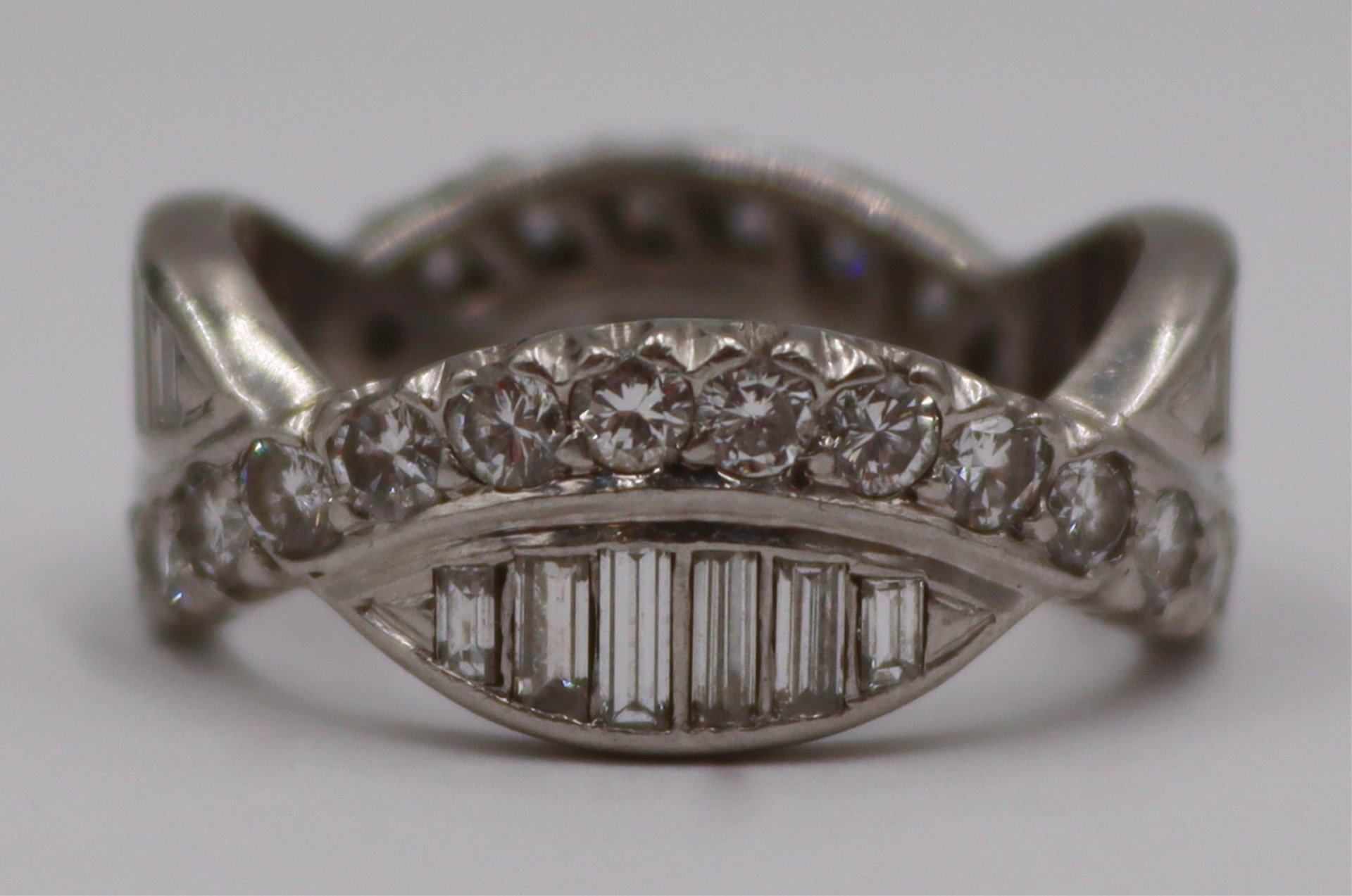 JEWELRY PLATINUM AND DIAMOND BAND 3bdd86