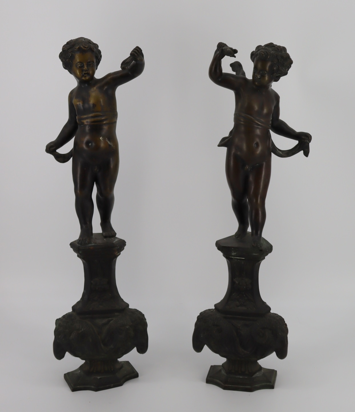 ANTIQUE PAIR OF CHERUB FORM ANDIRONS 3bde17