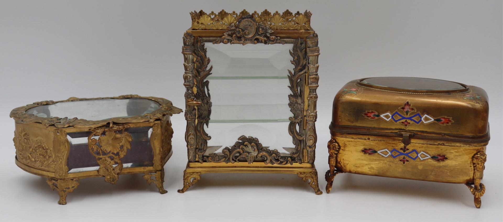 GROUPING OF 3 ORNATE VANITY ITEMS  3bde4c