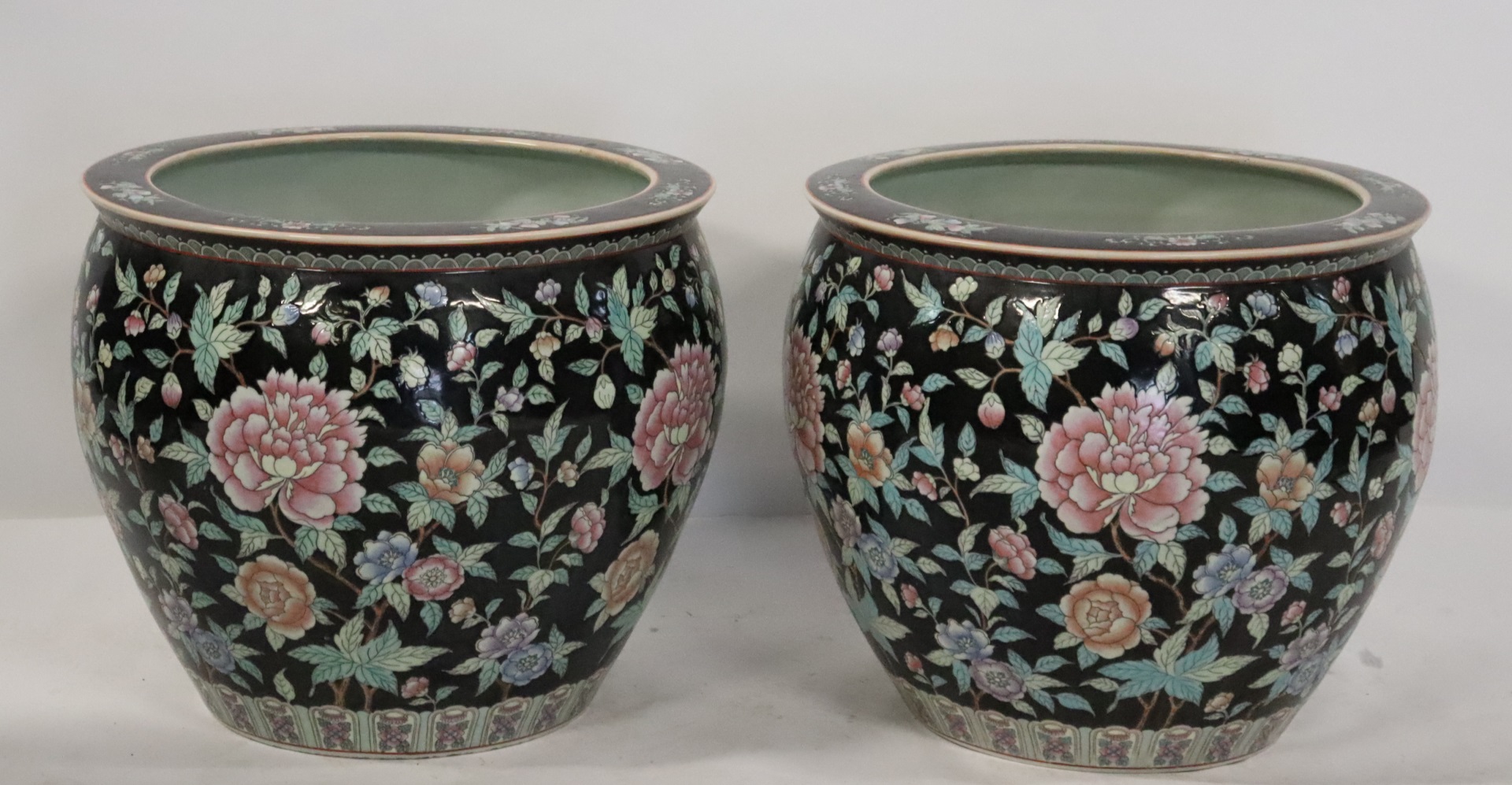 A VINTAGE PAIR OF ASIAN ENAMEL