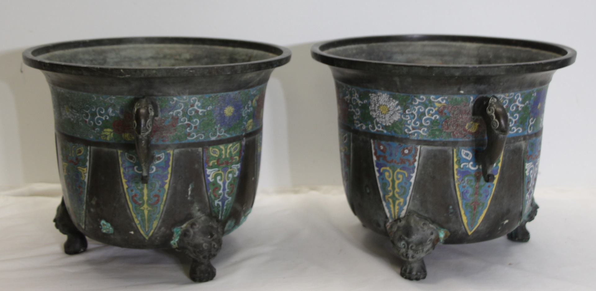 PAIR OF ANTIQUE CHINESE BRONZE 3bde87