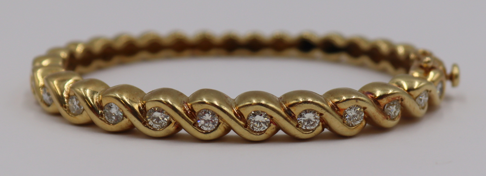 JEWELRY. 18KT GOLD AND DIAMOND