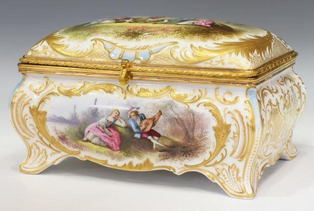 LARGE SEVRES STYLE PARCEL GILT 3c0849