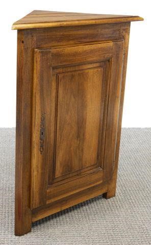 FRENCH PROVINCIAL WALNUT CORNER