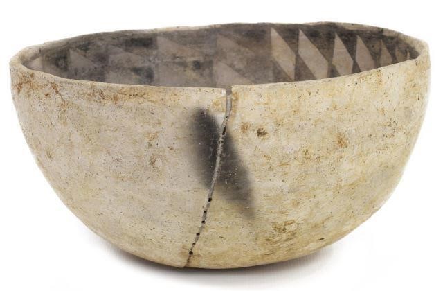 ANASAZI BLACK ON WHITE POTTERY 3c0eb9