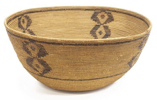 WOVEN MISSION BASKET 20TH C Woven 3c0f95