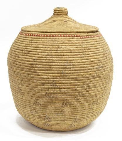 ESKIMO LIDDED BASKET, 20TH C.Eskimo