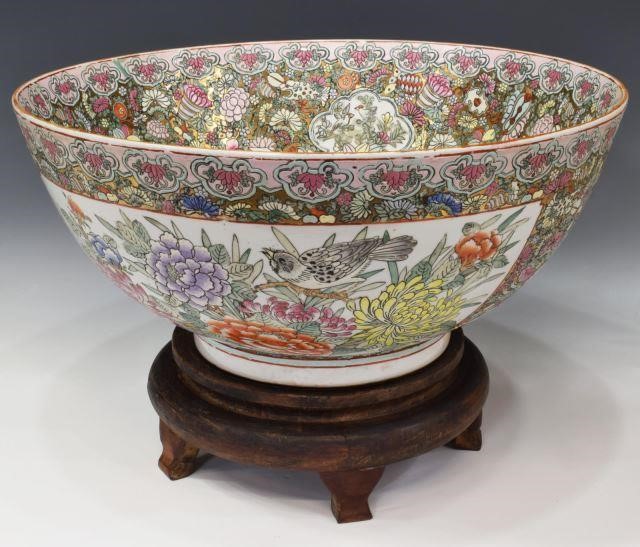 LARGE CHINESE FAMILLE ROSE PORCELAIN