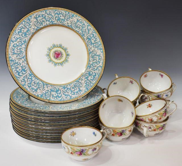 (24) WEDGWOOD PLATES & SCHUMANN