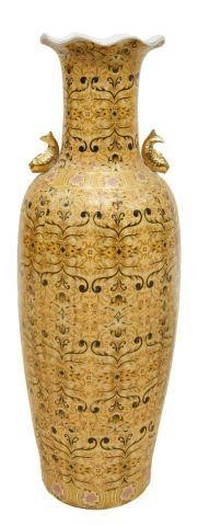 LARGE ASIAN STYLE PARCEL GILT PORCELAIN