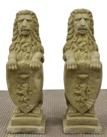  2 CAST STONE HERALDIC LION STATUES 3c16fb