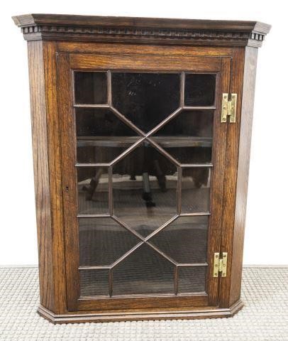 ENGLISH OAK CORNER CABINET ASTRAGAL 3c17cb