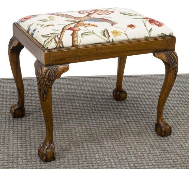 ENGLISH CHIPPENDALE STYLE UPHOLSTERED 3c1801