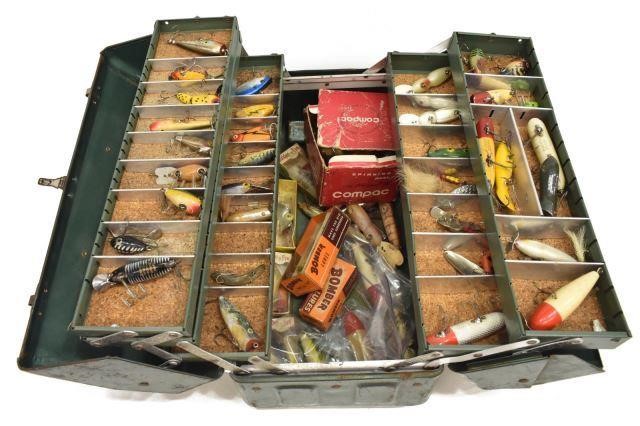 VINTAGE FISHING TACKLE BOX TACKLE  3c1bac