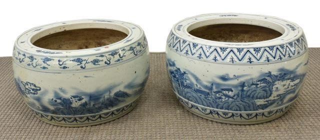  2 LARGE CHINESE B W PORCELAIN 3c1cc7