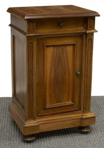 LOUIS PHILLIPE FIGURED WALNUT BEDSIDE 3c1d44