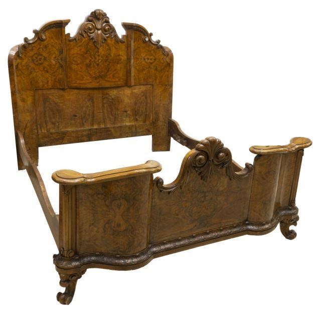 VENETIAN BURLWOOD BED 20TH CVenetian 3c1e4a