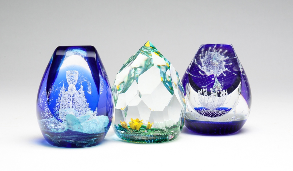 THREE CAITHNESS ART GLASS PAPERWEIGHTS  3bf824