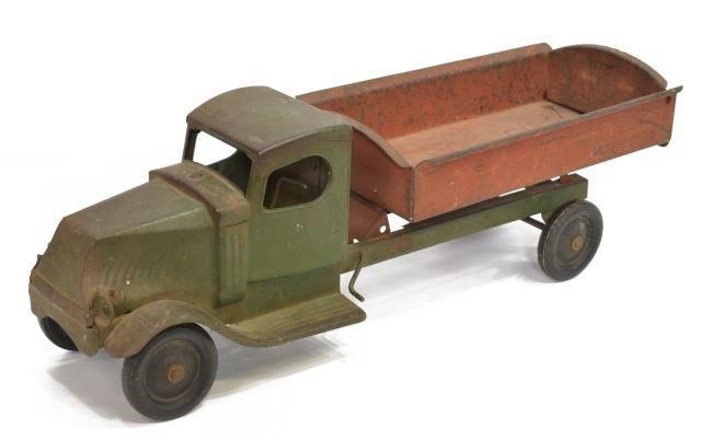 TURNER PAINTED PRESSED STEAL TOY 3bf870