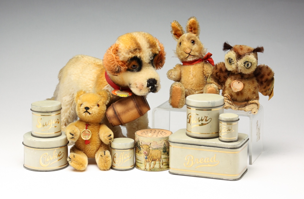 GROUPING OF TOYS INCLUDING STEIFF  3bfaa1