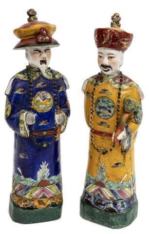  2 CHINESE PORCELAIN FIGURES IN 3bfb8e
