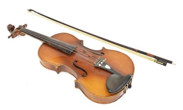 VINTAGE FULL SIZE VIOLIN & CASEVintage