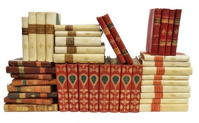  40 FRENCH LIBRARY SHELF BOOKS lot 3bfd0d