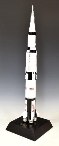 1 200 SCALE MODEL NASA ROCKET 3bfd28