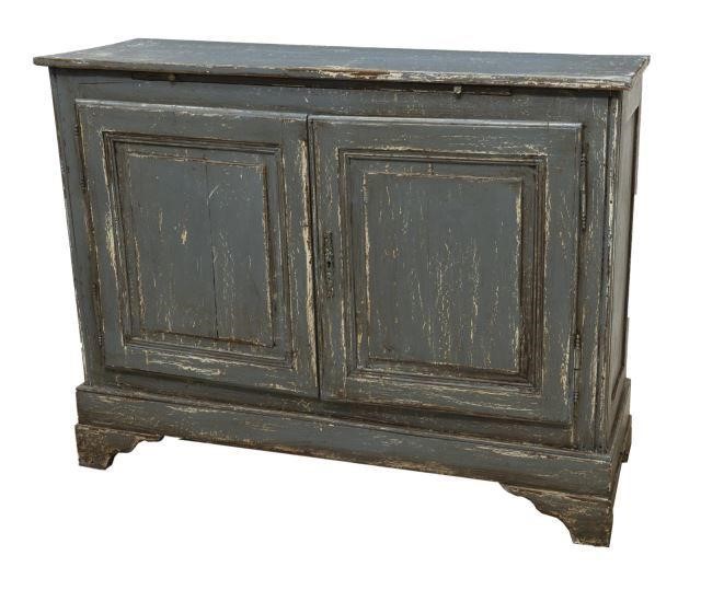 DISTRESSED PAINTED WOOD SIDEBOARD 3bfebc